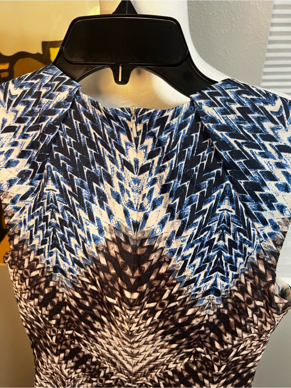 Karen Millen Sleeveless Tribal
Print Mesh Detail Sheath Dress - Picture 11 of 14